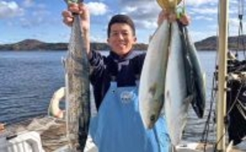 遠州灘のブリトップゲームでワラサ＆ハマチ好反応【静岡】捕食＆バイト丸見えの9バイト7キャッチ