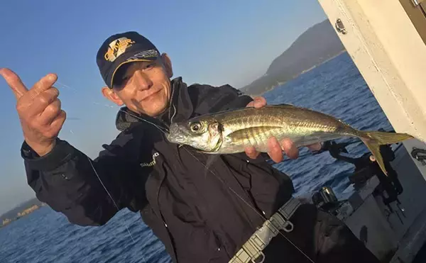 「「40cm超えジャンボイサギ獲った！」天秤カゴフカセ釣りで良型美味魚が続々」の画像