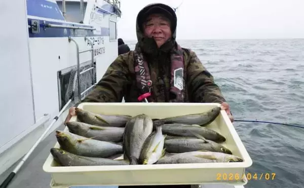 「最大42cm！ジャンボイサキが荒食い！【船のエサ釣り釣果速報9選・愛知】」の画像