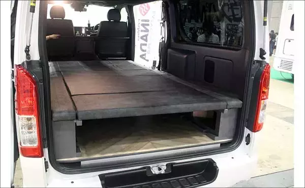 「「車を車中泊仕様にしたい！」　100万円以下でカスタマイズ可能なサービスを発見」の画像