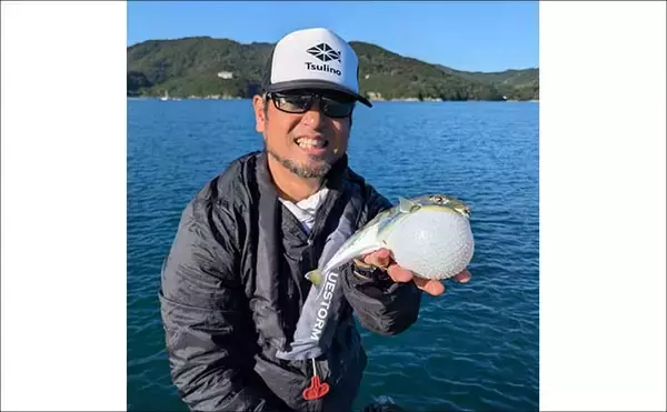 「迫間浦のイカダ釣行でエギングと五目釣りを1日で満喫！【三重】アオリ8匹＆アジ25匹の好釣果」の画像