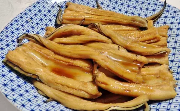 「アナゴ狙いの投げ釣りで30cm超頭に13匹キャッチ【三重・四日市港】みりん干し＆煮アナゴが絶品」の画像