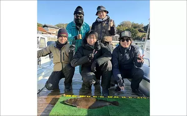 「【沖のルアー釣果速報】チヌジギで珍ゲスト50cm超チャイロマルハタ登場！本命チヌも5匹手中（愛知）」の画像