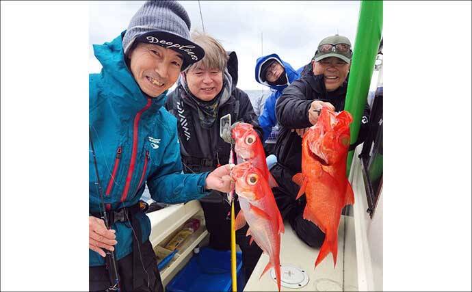 中深海ジギングでキンメダイ6匹キャッチ【太孝丸・静岡】1kgのメタルジグで連発