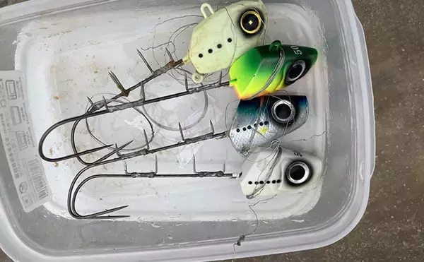 「伊良湖水道テンヤタチウオ釣りで指5.5本クラスを筆頭に本命16匹キャッチ【海栄丸】」の画像