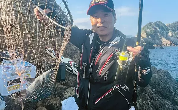 「磯フカセ釣りで48cmクロ（メジナ）が浮上！【大分】好ゲストにシマアジも登場」の画像