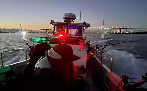 「富山湾スルメイカ釣りで2桁釣果【シーアース】コンビニ割り箸で作ったツノが的中？」の画像