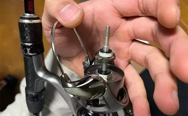 「「リールに巻いた糸の偏り気にならない？」 ワッシャーによる簡単な調整方法を解説」の画像