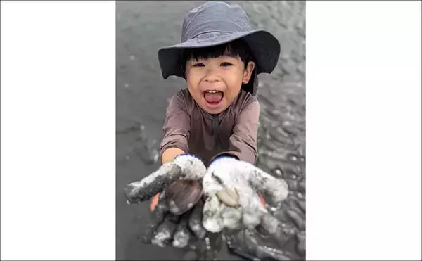 「「三番瀬海浜公園」の潮干狩りでアサリにハマグリを続々発見！【千葉】」の画像