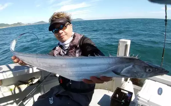 「【沖釣り釣果速報】秋の伊良湖沖カワハギ釣り盛況！良型交じりで釣る人28匹（愛知）」の画像