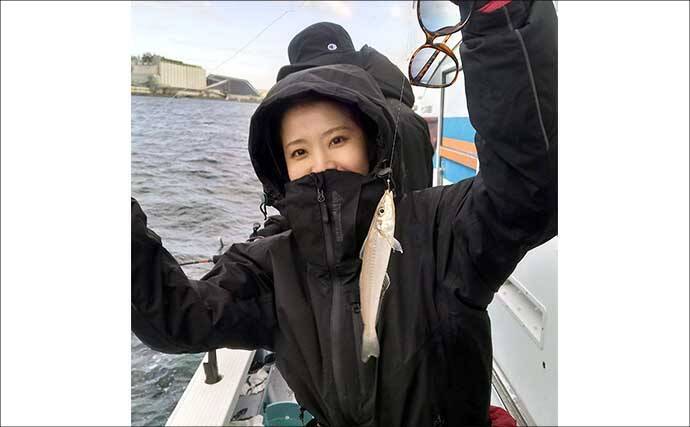 関東エリアの【船釣り特選釣果】東京湾ルアー五目便で70cm超え良型シーバス炸裂！青物・アジも好調