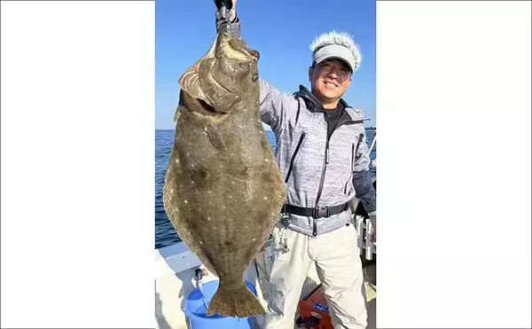 「「76.5cmの大ヒラメに歓声！」周防灘の泳がせ釣りでヒラメ・アコウ・青物が連発【山口】」の画像
