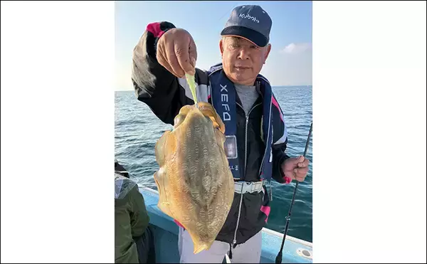 「【沖釣り釣果速報】ドラゴン級降臨！大分沖のテンヤタチウオ便で指幅7本クラスを手中（大分・熊本）」の画像