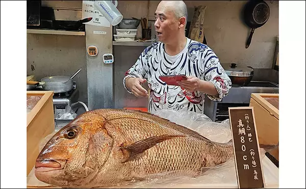 「「シロイカ釣りからドラマ展開！」泳がせ釣りへの転戦で80cmマダイ浮上【鳥取・田後沖】」の画像