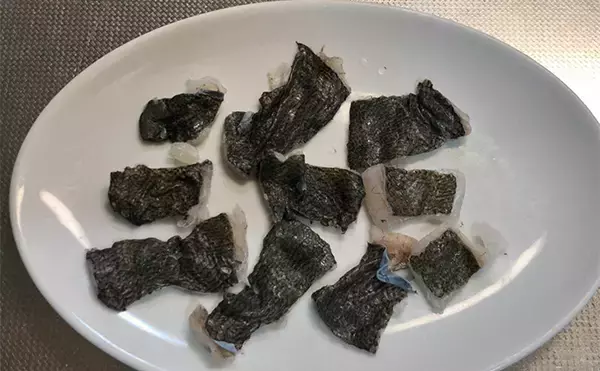 「「捨てるのは勿体ない！」 美味魚で知られるヒラメは皮の唐揚げがめちゃくちゃ美味しい」の画像