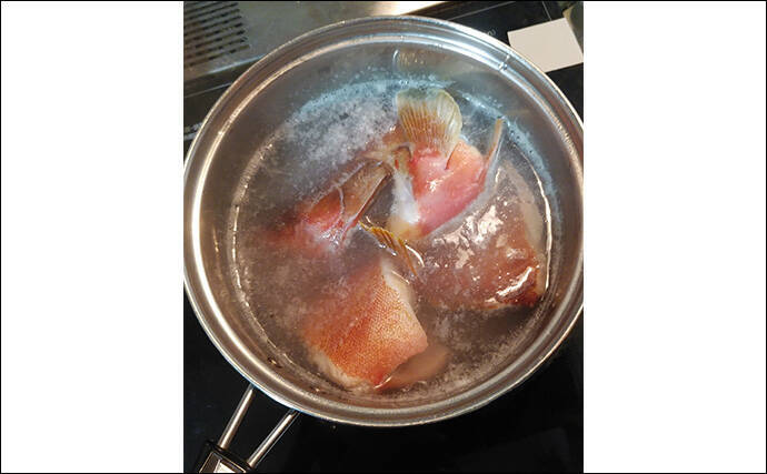 釣魚で作る「フレンチ風」レシピ：アカハタのブイヤベース　セロリがアクセント