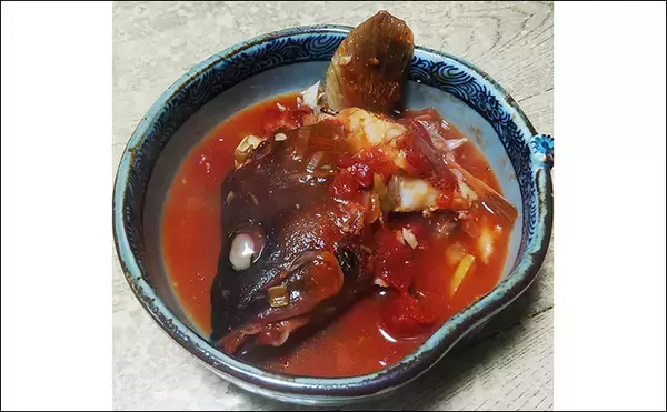 「釣魚で作る「フレンチ風」レシピ：アカハタのブイヤベース　セロリがアクセント」の画像
