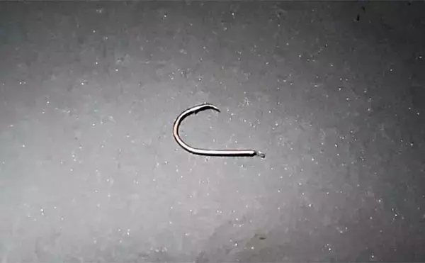 「堤防カワハギ釣りにおける【針の種類と選び方】 使用するエサによって使い分けよう」の画像