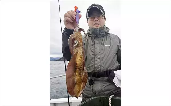 「【沖のルアー釣果速報】鳥羽沖のキャスティングゲームでサワラ93cm含む青物が大連発！（三重）」の画像