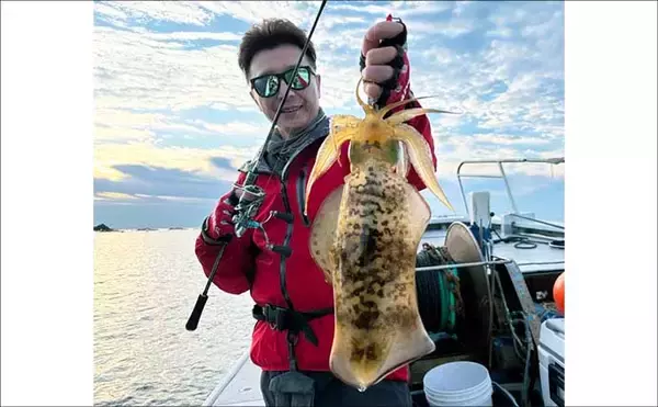 「【沖のルアー釣果速報】鳥羽沖のキャスティングゲームでサワラ93cm含む青物が大連発！（三重）」の画像