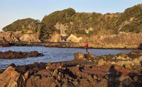 「伊豆半島の沖磯で開催された磯釣り大会で見事優勝！ 潮を読み40cm寒メジナを好捕」の画像
