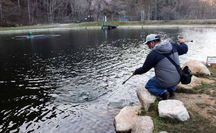 冬のエリアトラウト攻略　スプーニングの「巻き」で釣果を伸ばすコツ