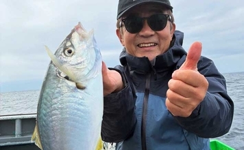 【沖釣り釣果速報】五目釣りで1kg級交じりにシマアジ全員安打！竿頭は7匹確保（愛知・静岡）