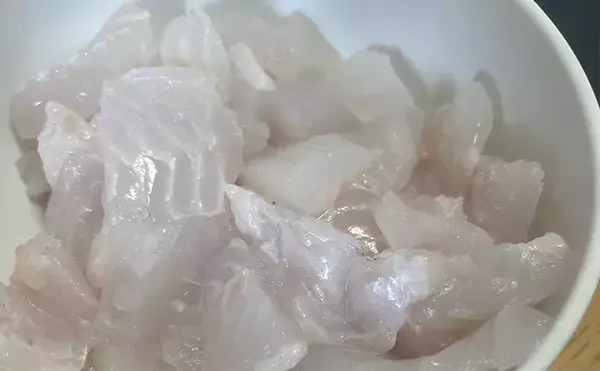 「キャッチ＆リリース派アングラーは魚の調理が苦手？　経験とよく切れる包丁が必要か」の画像