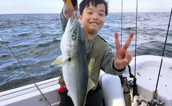 【沖のルアー釣果速報】親子で青物チャレンジ成功！ジギング船でハマチが入れ食い（愛知）