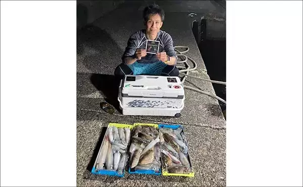 「【沖釣り釣果速報】ティップランエギングで釣る人48匹！良型アオリイカが連続ヒット（北陸）」の画像