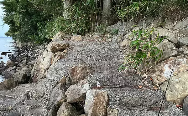 「浜名湖ルアーフィッシングで37cmキビレをキャッチ！ ダイソースプーンただ巻きにヒット」の画像