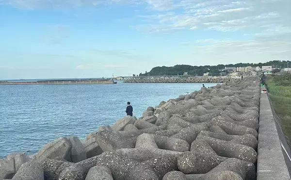 「春の釣り場で起こりがちなこと　魚だけでなく釣り人同士もプレッシャーが高まる？」の画像