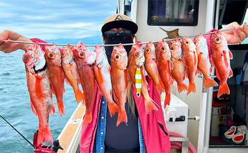 アカムツ釣りで本命続々!【富山・大将軍丸】誘いやハリスの長さ調整でアタリ引き出す