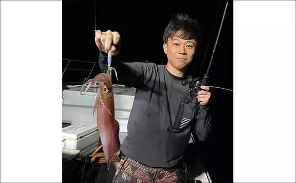 「【沖釣り釣果速報】玄界灘の夜焚きイカ船でケンサキイカ釣る人200尾達成！（福岡）」の画像