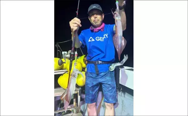 「【沖釣り釣果速報】玄界灘の夜焚きイカ船でケンサキイカ釣る人200尾達成！（福岡）」の画像