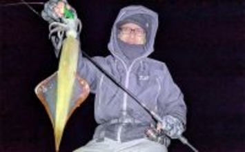 「集魚灯って効果あるの？」 堤防ヤリイカエギングで本命＆コウイカ手中【京都】