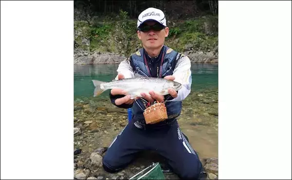 「【2022年】渓流エサ釣り入門　3・4・5月の特徴と釣り方を解説」の画像