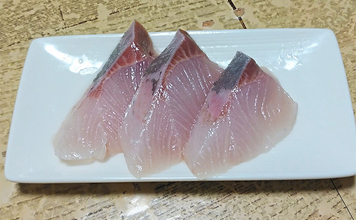 釣魚で作る「カラダ健やか」レシピ：ヤズの酢洗い　5分締めればOK