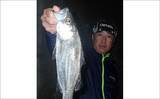「「ヒラスズキ釣りシーズン到来」夜の電気ウキ釣りで45cm頭に本命連発【上天草・熊本】」の画像3