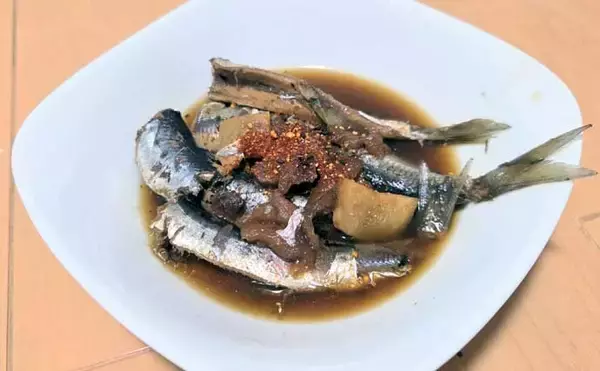 「女川港のイワシサビキ釣りで2時間60尾の入れ食いを堪能【宮城】海面が騒ぐほどの群れ来襲」の画像