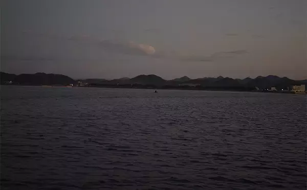 ミニボート釣行における【灯火の必要性】マヅメ時はもちろん日中も点灯を