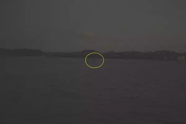 「ミニボート釣行における【灯火の必要性】マヅメ時はもちろん日中も点灯を」の画像