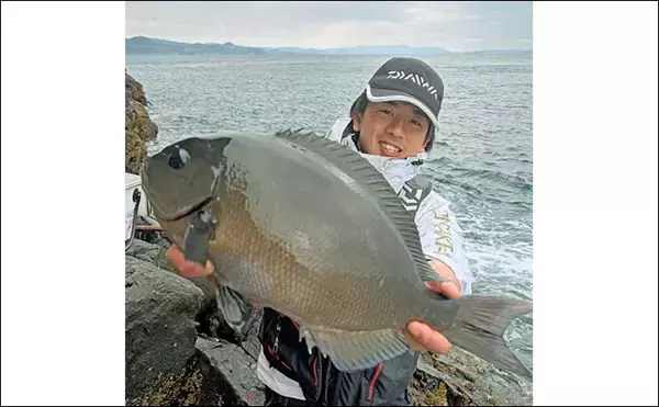 「大瀬戸の沖磯フカセ釣りで80cm級ヒラマサ浮上【長崎】45cm口太も連発」の画像
