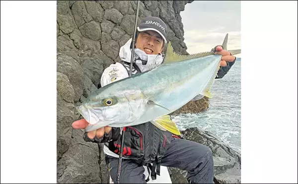「大瀬戸の沖磯フカセ釣りで80cm級ヒラマサ浮上【長崎】45cm口太も連発」の画像