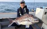 「オフショアジギング釣果レポート：8kgブリに80cm超え大ダイ浮上！【あみや渡船・福井】」の画像6