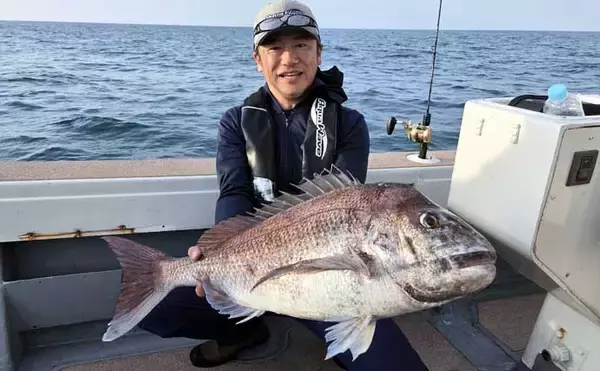「オフショアジギング釣果レポート：8kgブリに80cm超え大ダイ浮上！【あみや渡船・福井】」の画像
