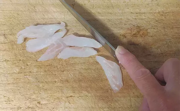 「釣った魚で作る「旨みそのまま」レシピ：アカハタの薄塩　シンプルだけど絶品」の画像