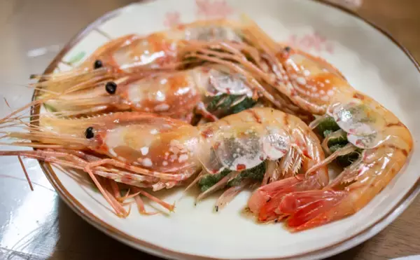 「高級食材「ボタンエビ」にしては妙に安い『ボタンエビ』の正体とは？」の画像