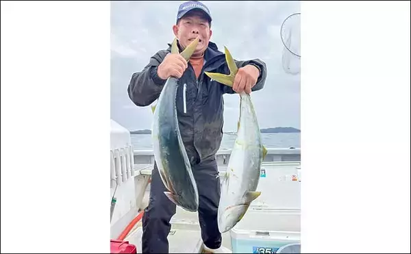 「師崎沖のジギングでブリ2匹＆ワラサを手中！【愛知】タチウオに食らいついた珍客トラフグも登場」の画像