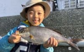 カセでのファミリーフィッシングでジャンボイサキGET！【かかり釣り最新情報・三重】